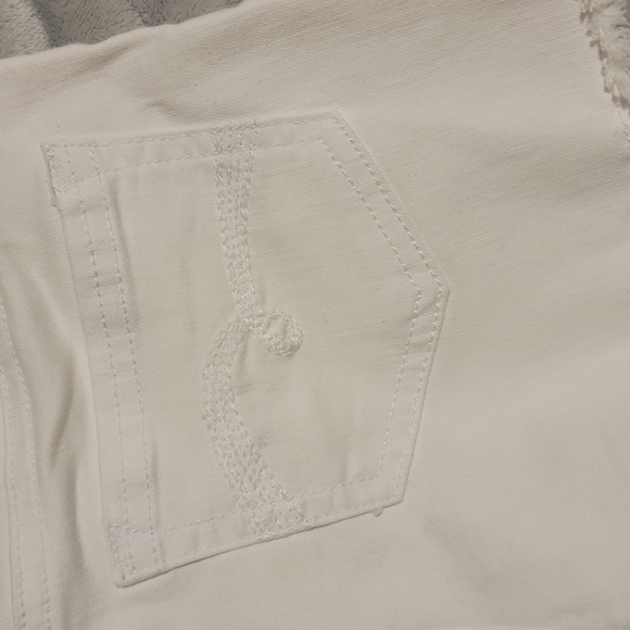 Shorts - Picture 4 of 4